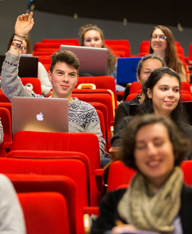 Cours en amphi à Guingamp Bretagne nord